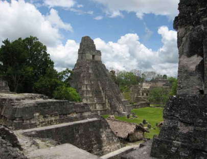 Tikal Tour con una noche en un jungle lodge - Belize Magnificent Mayan Tours