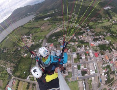 Quito Paragliding-Come Paraglide off the beautiful Ecuadorean Andes