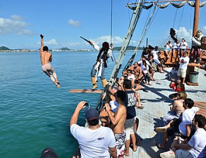 Perola Negra-Cruise the Brazilian waters on a Pirate Ship