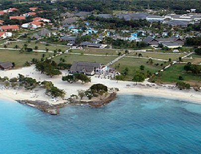 Playa Pesquero- Hotel Cuba-A Tropical Hotel in a historical beach