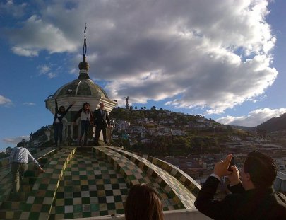 TOUCH THE SKY, art, culture and the cable car in Quito - Quito City Tours