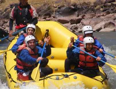 Rafting class III and IV rapids in the Andes near Cusco - Activities Peru
