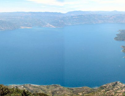 Aviatur-Discover  the 12 Indigenous villages around the lake