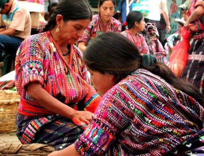 Visita guiada al mercado de Sololá, Museo y Cooperativa de Textiles en Lago Atitlán - Panajachel
