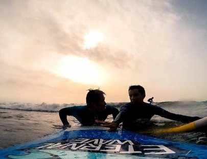 Learn to Surf with Proffesionals in Lima - Eternal Wave Surf School