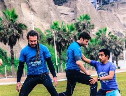 Eternal Wave Surf School-Learn to Surf with Proffesionals in Lima