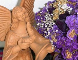 Hotel Posada La Merced-Stay at a hotel with a direct view to the Agua volcano just around the corner of a colonial church