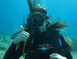 Buceo emocionante en aguas azul turquesa - Deep Blue Divers