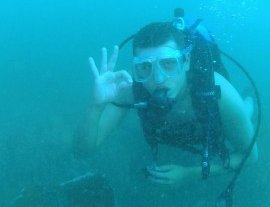 Bucea en las hermosas aguas del lago Ilopango El Salvador - El Salvador Divers