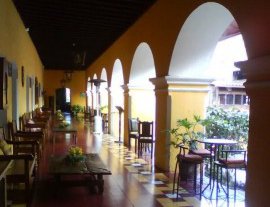 Hotel Convento Santa Catalina-Quédate en un hotel colonial justo debajo del famoso Arco de Santa Catalina en Antigua