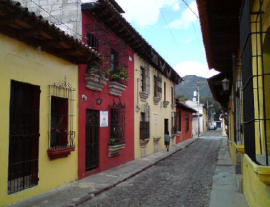 Hotel Casa Cristina-Rodéate de paisajes impresionantes y comodidad mientras te relajas en este bello hotel