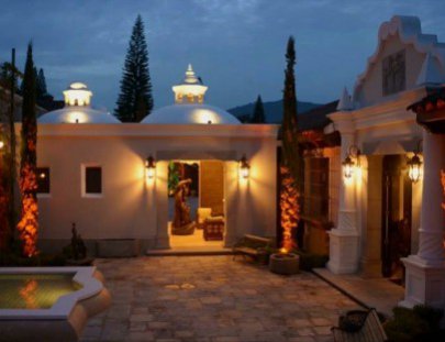 Casa Rosal-Discover a unique luxury getaway in the heart of Antigua