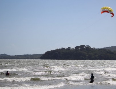 Sun Kite School-Kitesurf the largest fresh water lake in the world